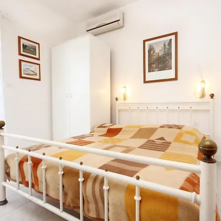 Seaside House With A Swimming Pool Cove Ljubljeva, Trogir - 9431 * مارينا