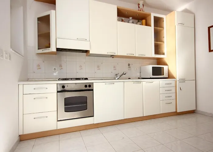 Seaside House With A Swimming Pool Cove Ljubljeva, Trogir - 9431 Dom wakacyjny Marina