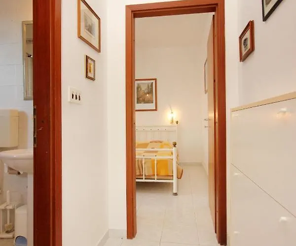 Seaside House With A Swimming Pool Cove Ljubljeva, Trogir - 9431 Dom wakacyjny Marina